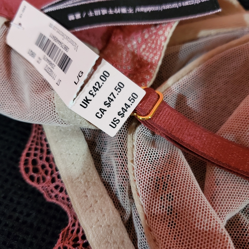 40% OFF 4+ BUNDLES CLOSET CLOSING! - Picture 7 of 8